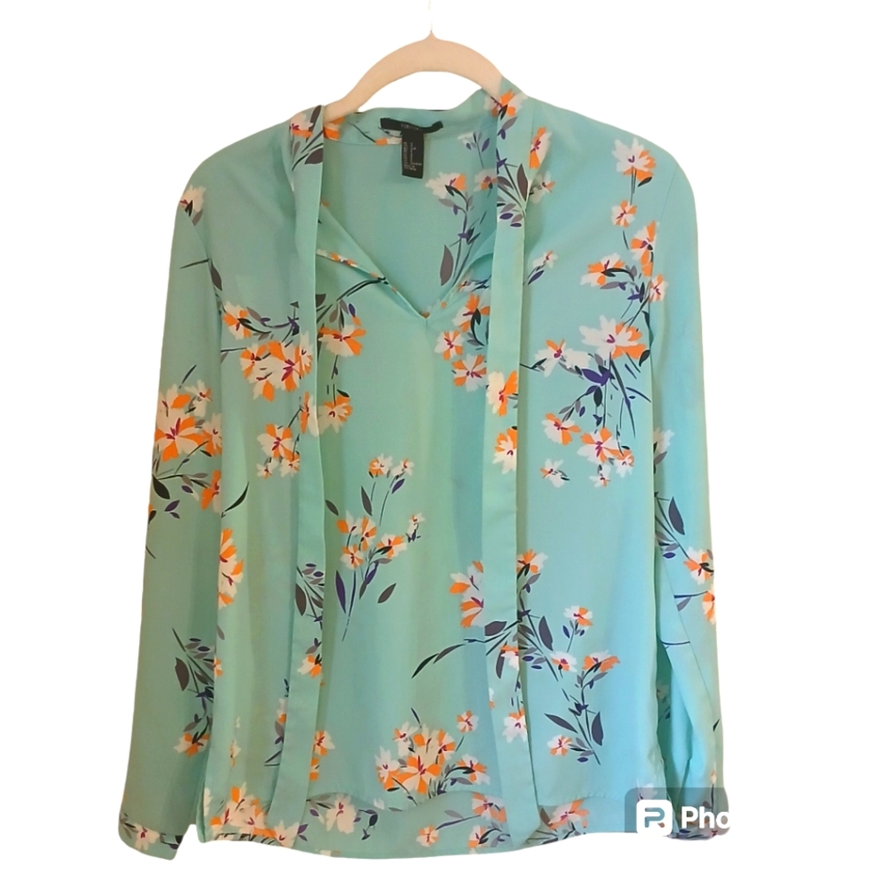Forever 21 Women's Green Floral Top With Tie Size S